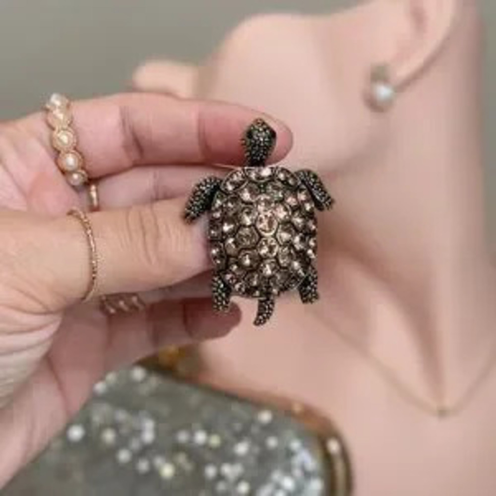 Turtle Chic Brown Turtle Brooch-Pendant